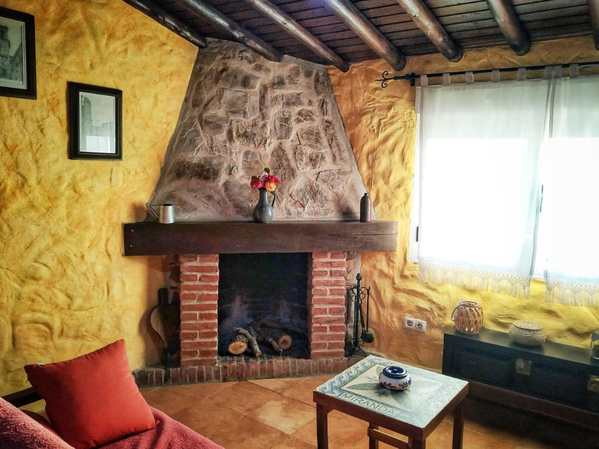 Casa Rural La Villa 米兰达德尔卡斯塔尼亚尔 外观 照片